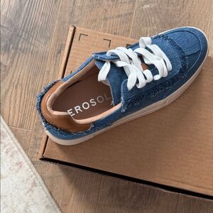 AEROSOLES Denim and White Casual Sneakers